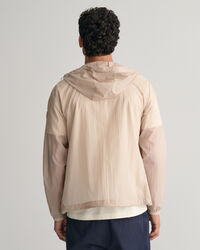 Windbreaker ligero y plegable