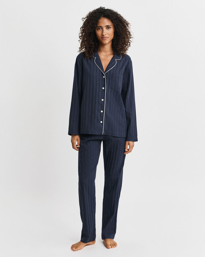 Caja de regalo con pijama de rayas de satén