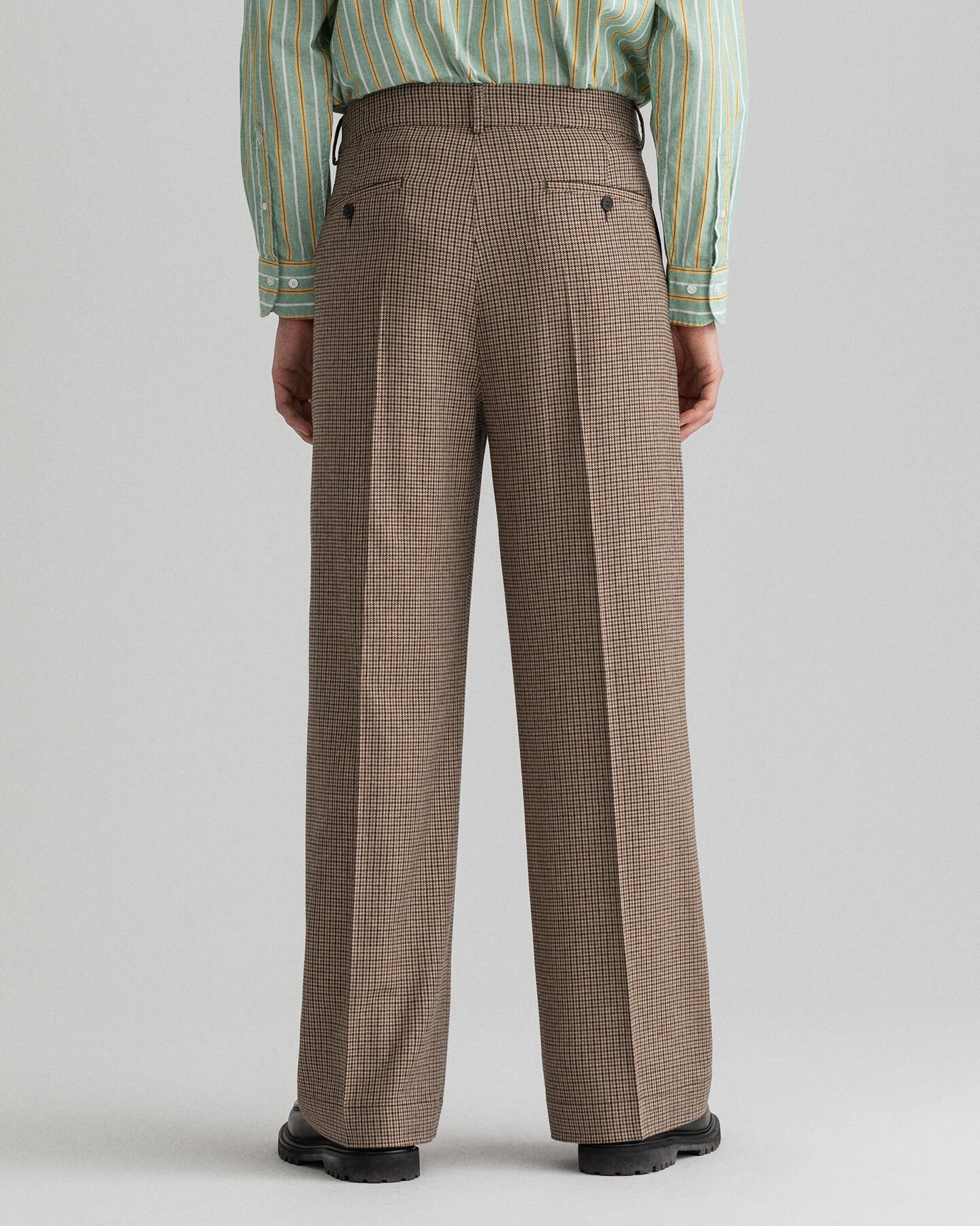 Pantalones de traje a cuadros con pinzas