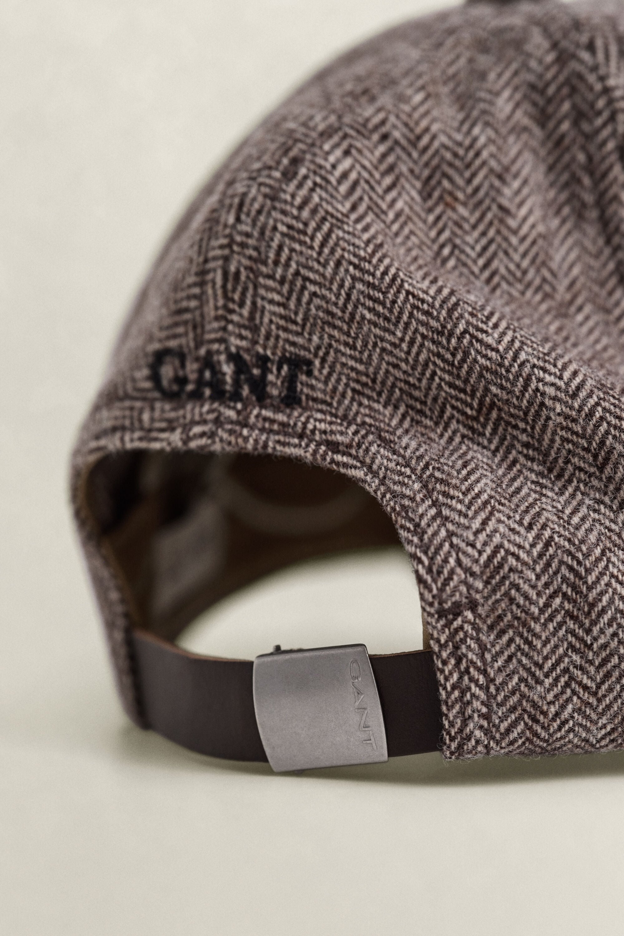 Gorra de mezcla de lana con visera de piel