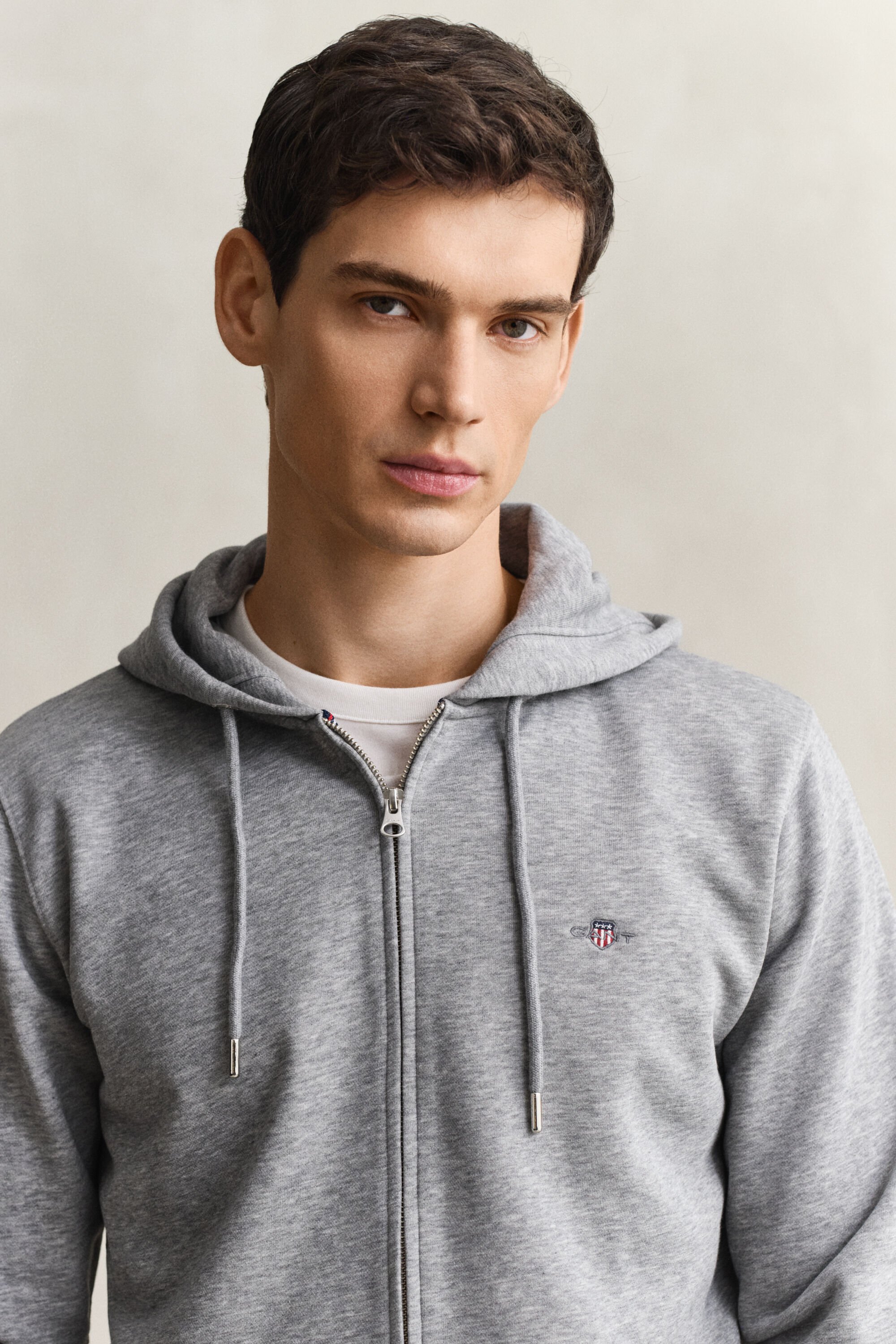 Sudadera con capucha y cremallera Shield