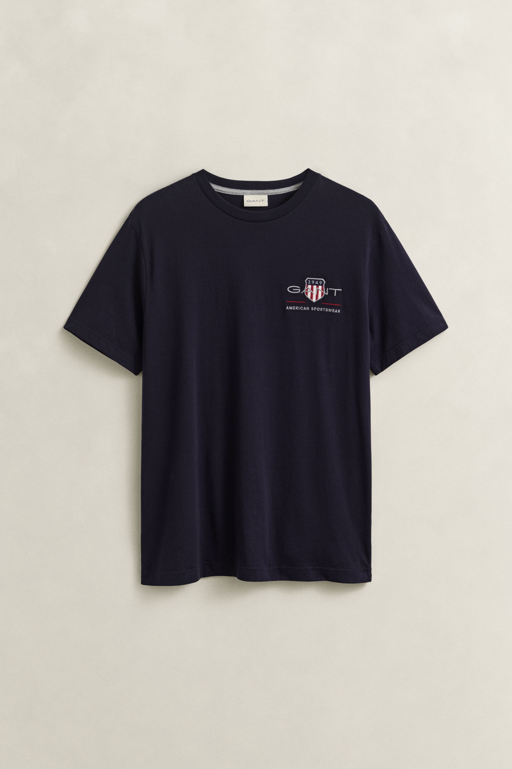 Camiseta bordada Archive Shield