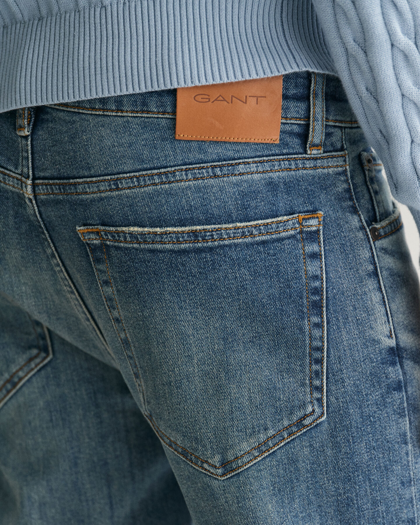 Vaqueros Regular Fit con lavado Archive