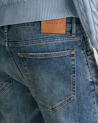 Vaqueros Regular Fit con lavado Archive