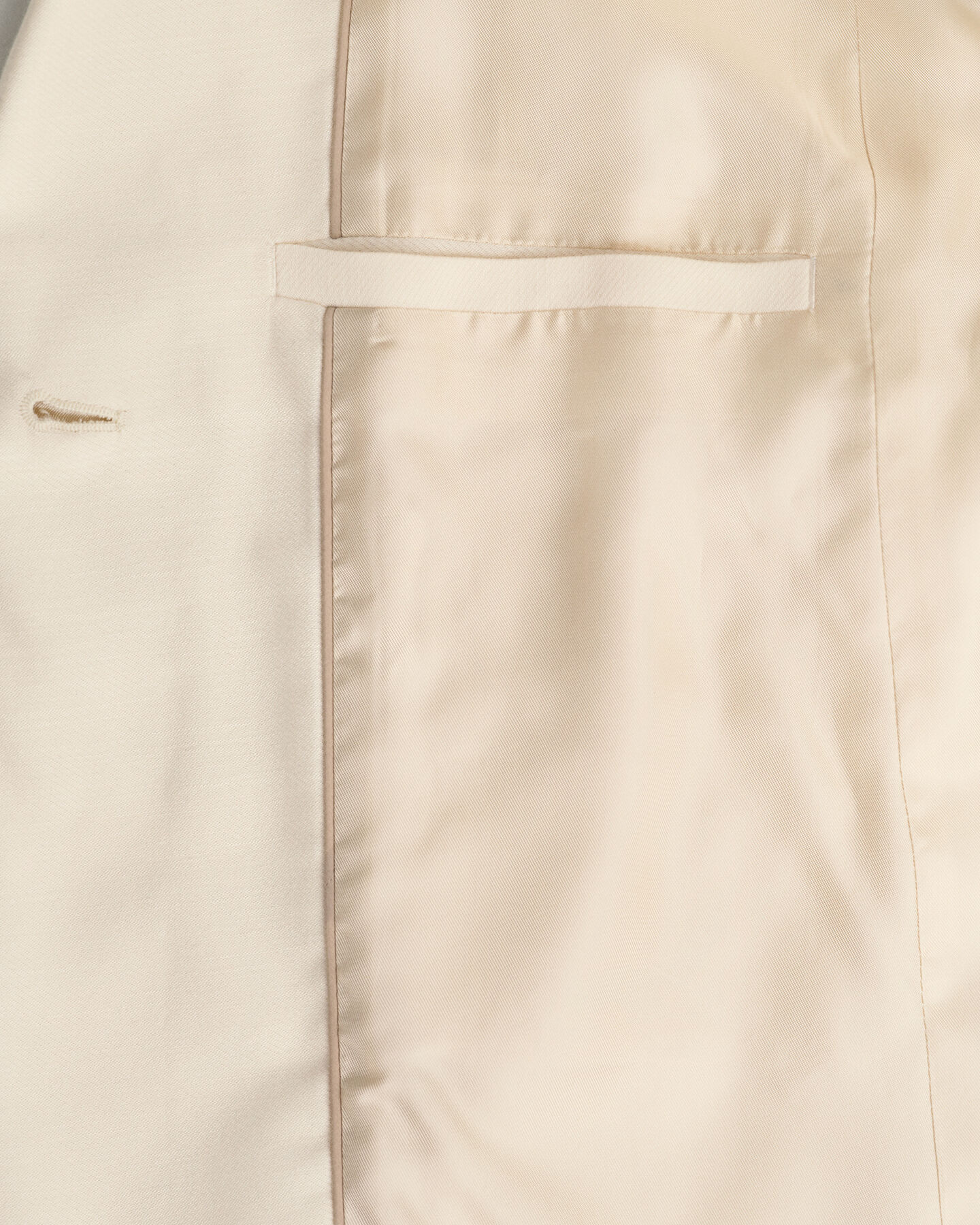 Americana Regular Fit Fluid con cintur&oacute;n