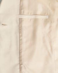 Americana Regular Fit Fluid con cintur&oacute;n