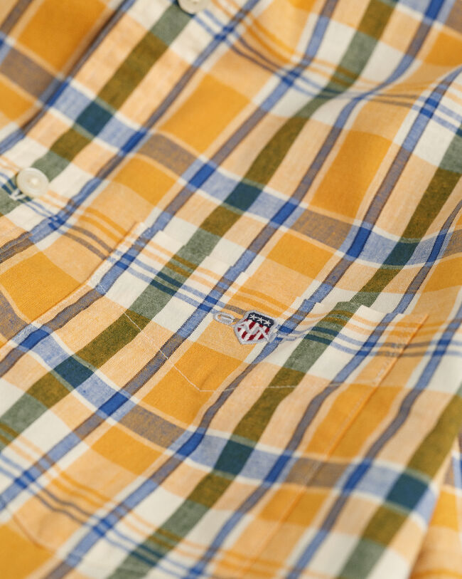 Camisa Regular Fit de manga corta en algodón y lino a cuadros