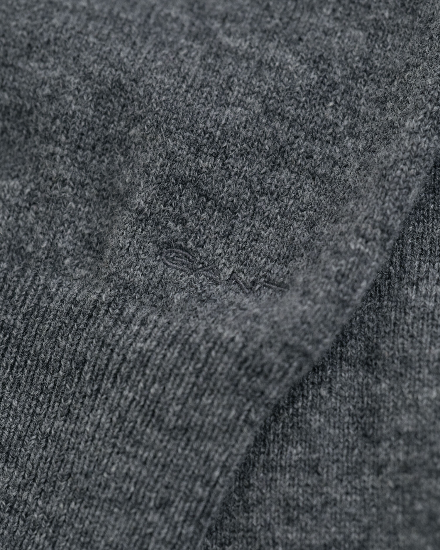 Jersey de cuello redondo en lana de oveja muy fina