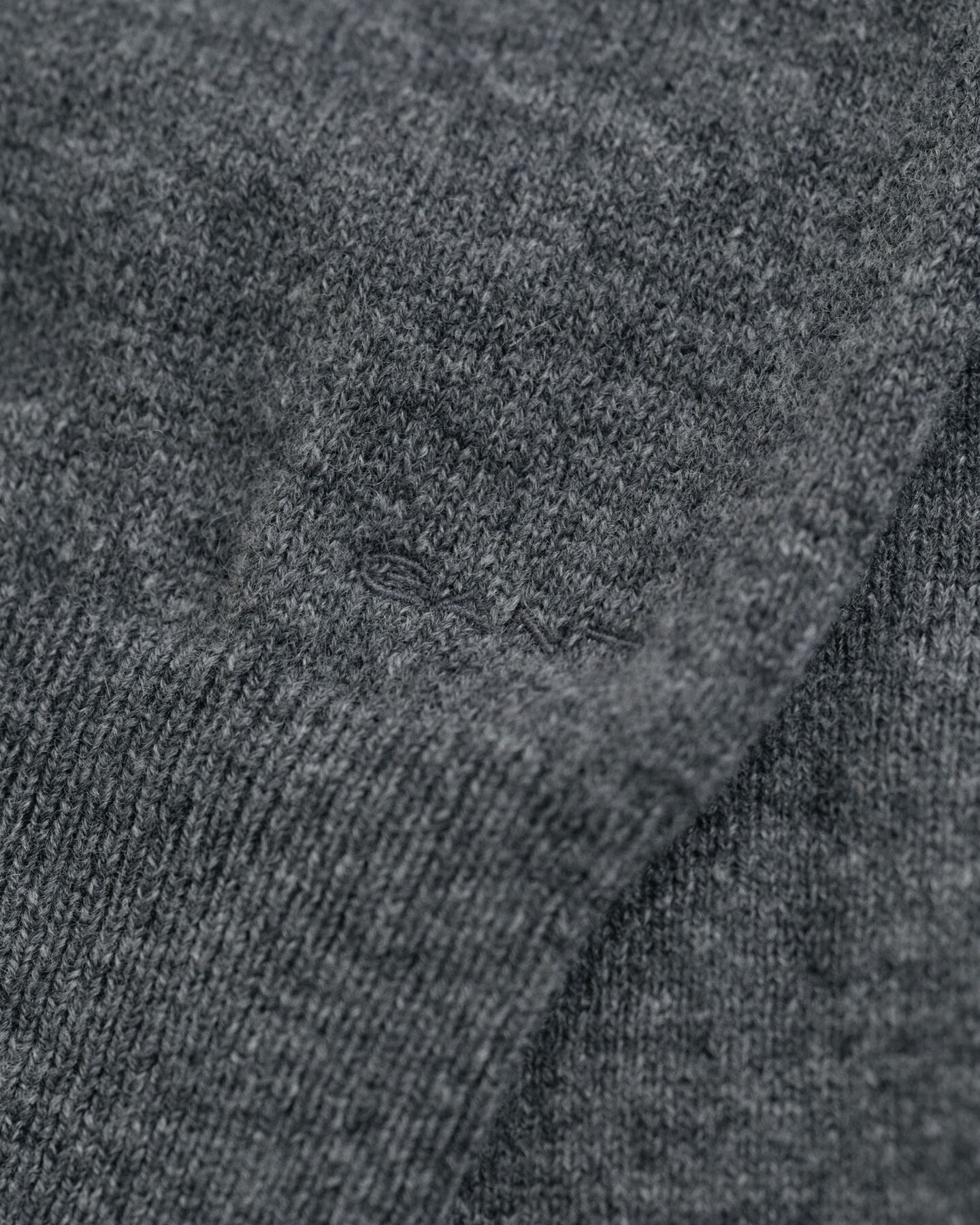 Jersey de cuello redondo en lana de oveja muy fina