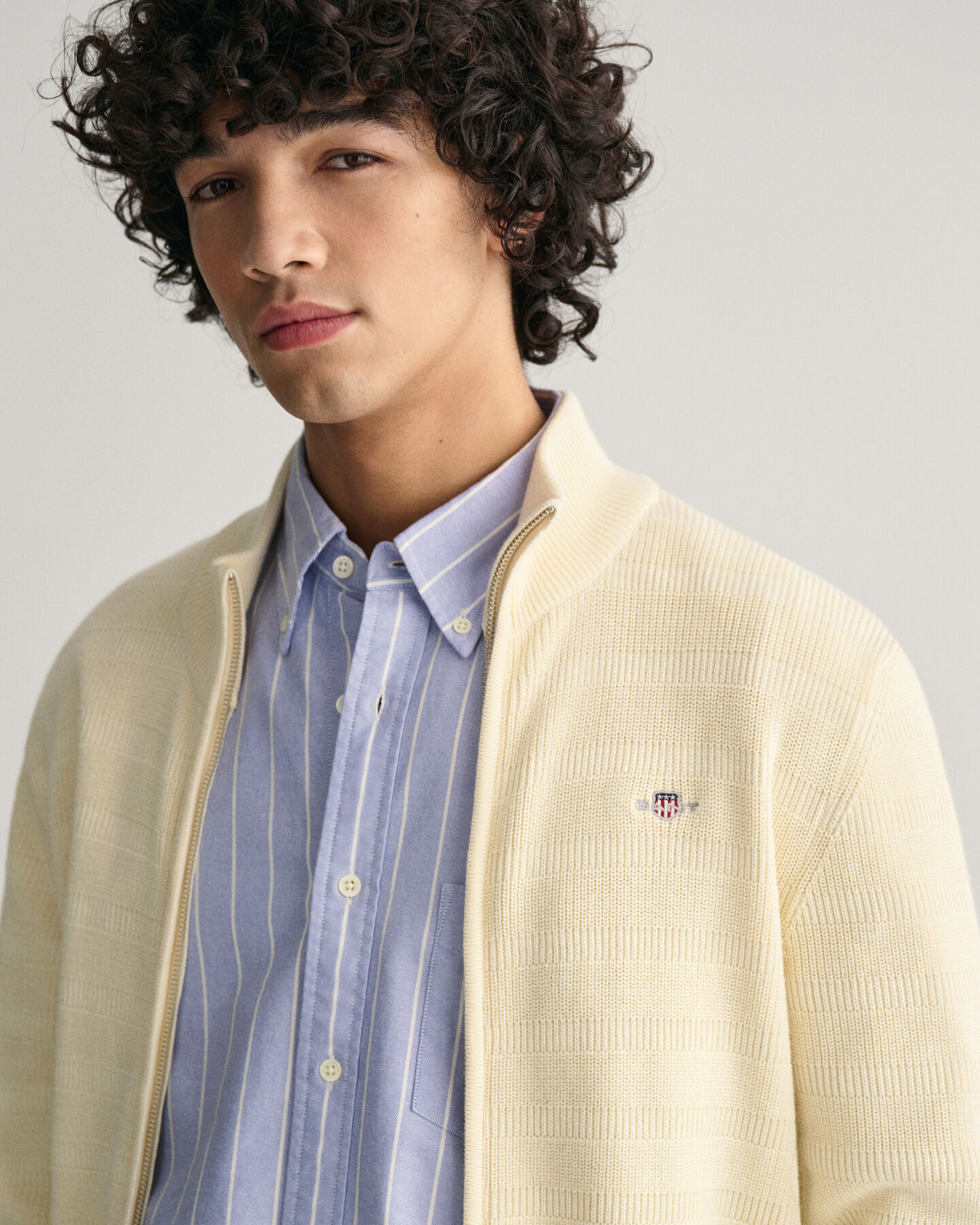 C&aacute;rdigan de algod&oacute;n a rayas con cremallera y textura