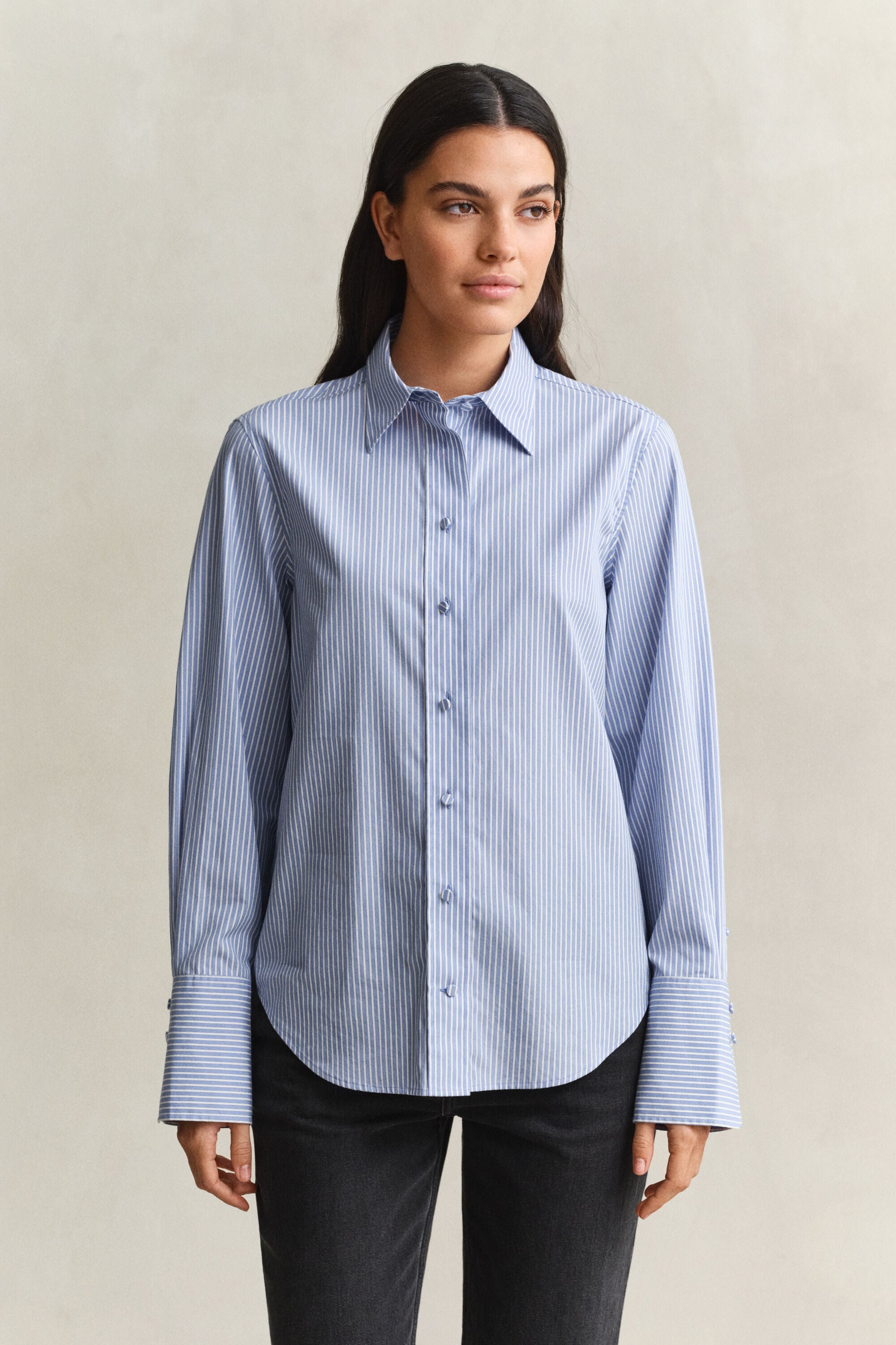 Camisa de rayas con detalle de canesú