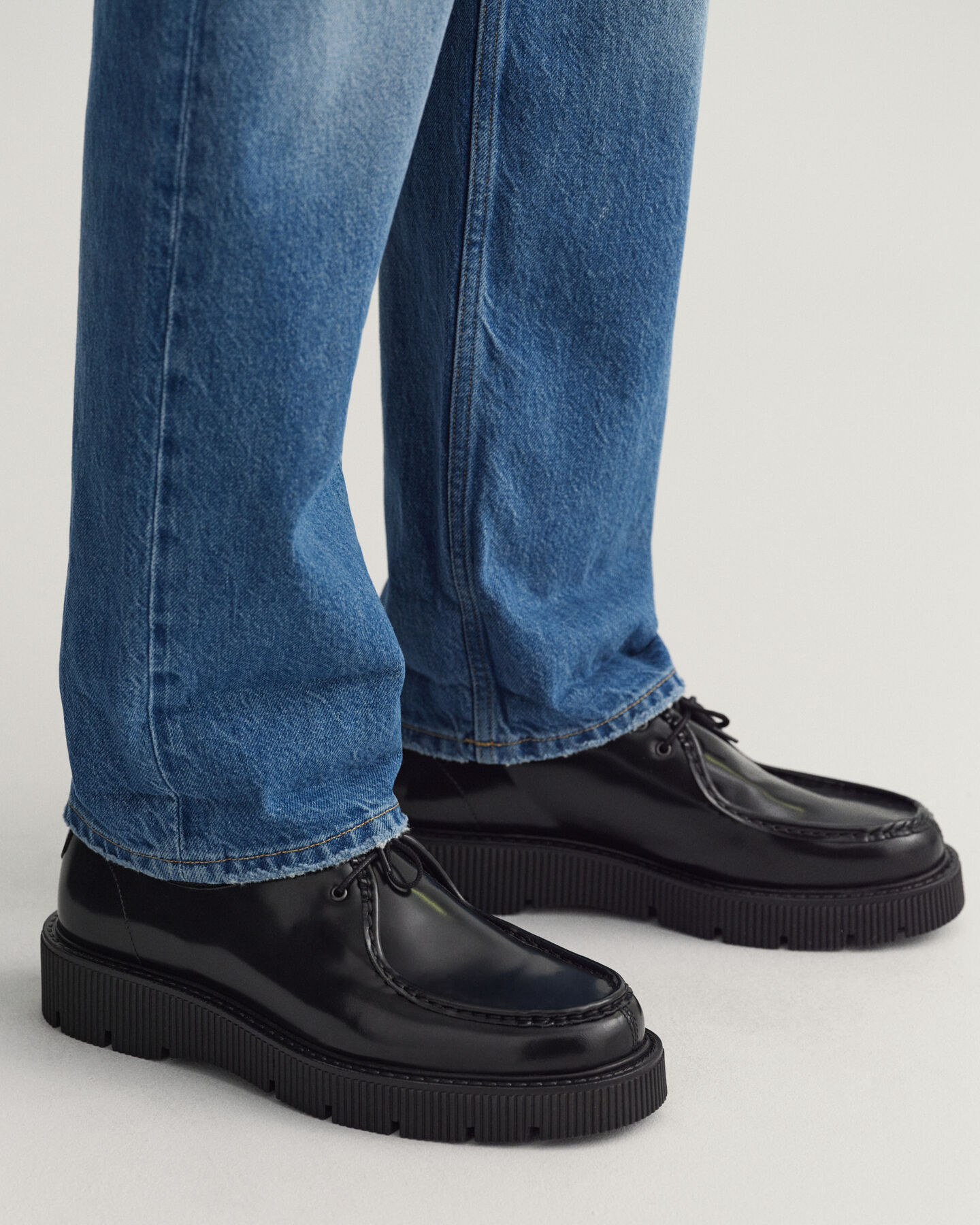 Vaqueros Worn and Torn