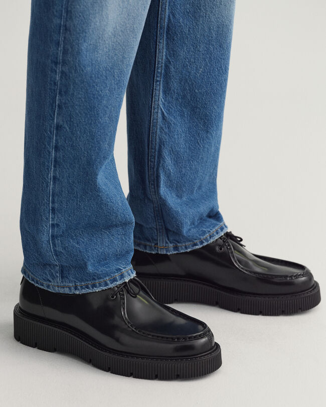 Vaqueros Worn and Torn