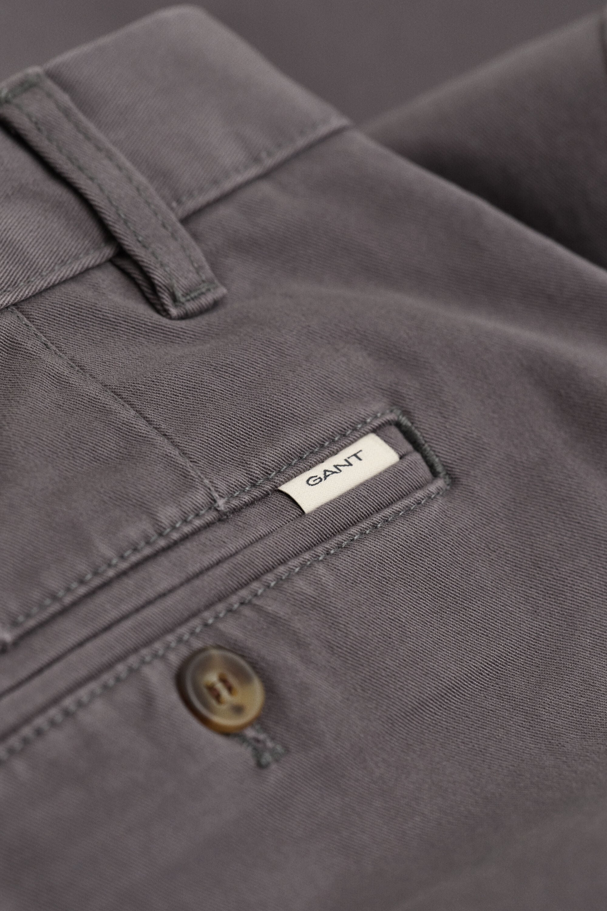 Pantalones chinos Regular Fit cómodos