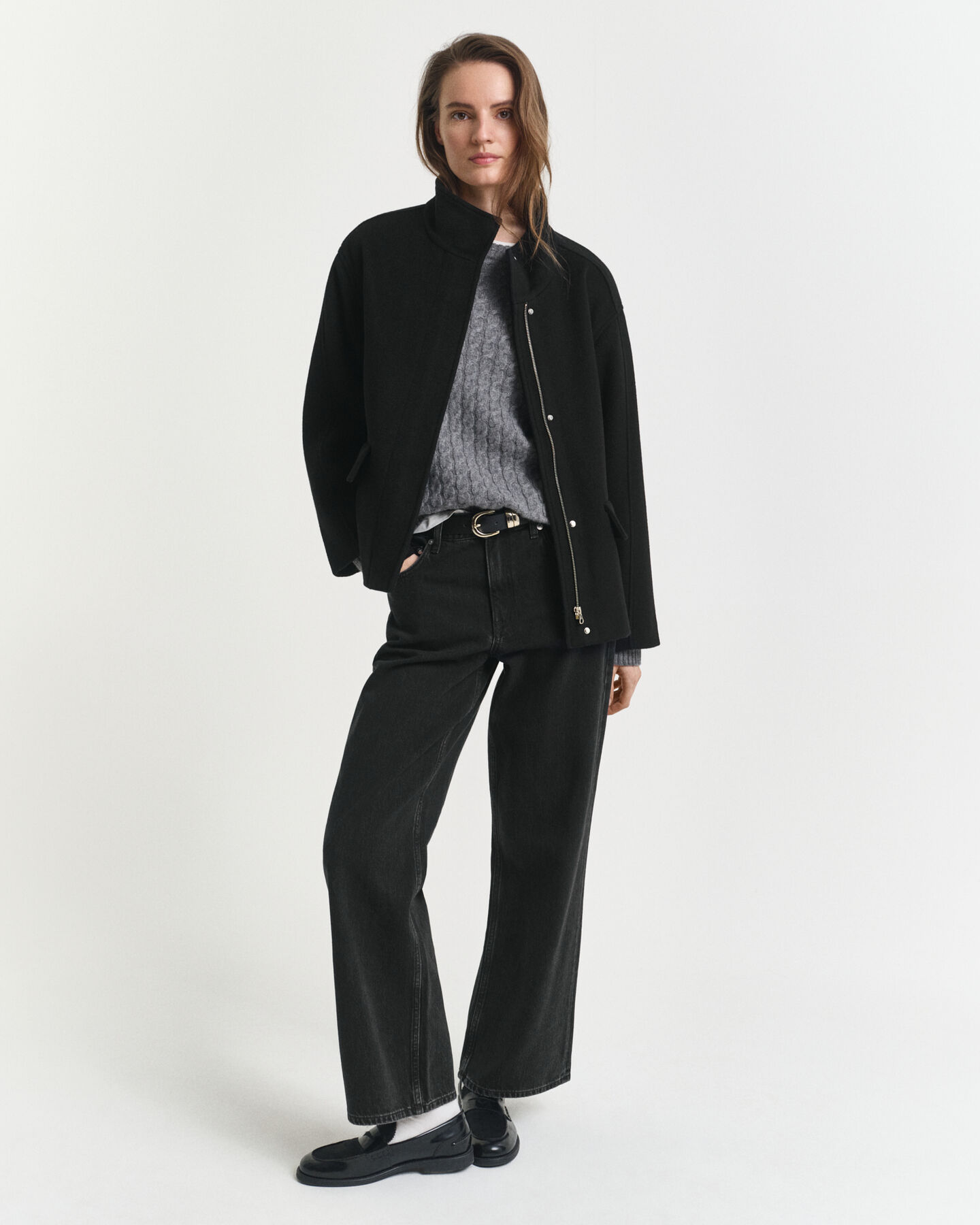 Chaqueta corta de lana con cremallera