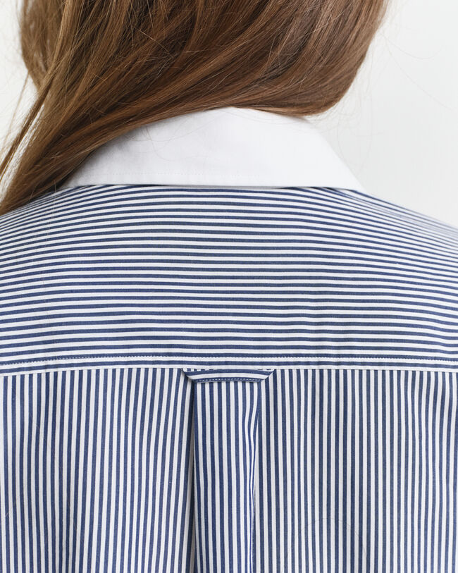 Camisa extragrande a rayas con cuello en contraste