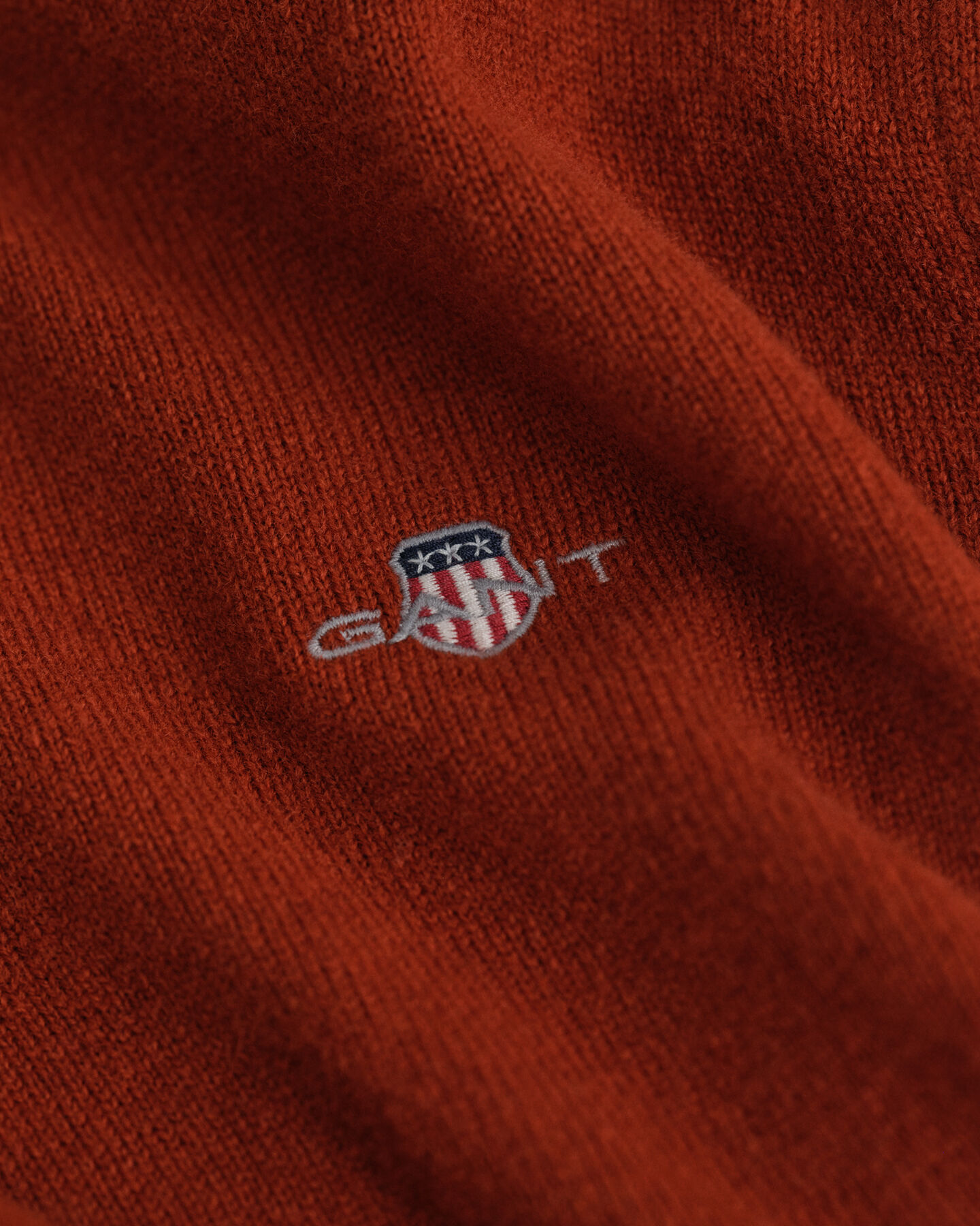 Jersey de cuello de pico en lana de oveja muy fina