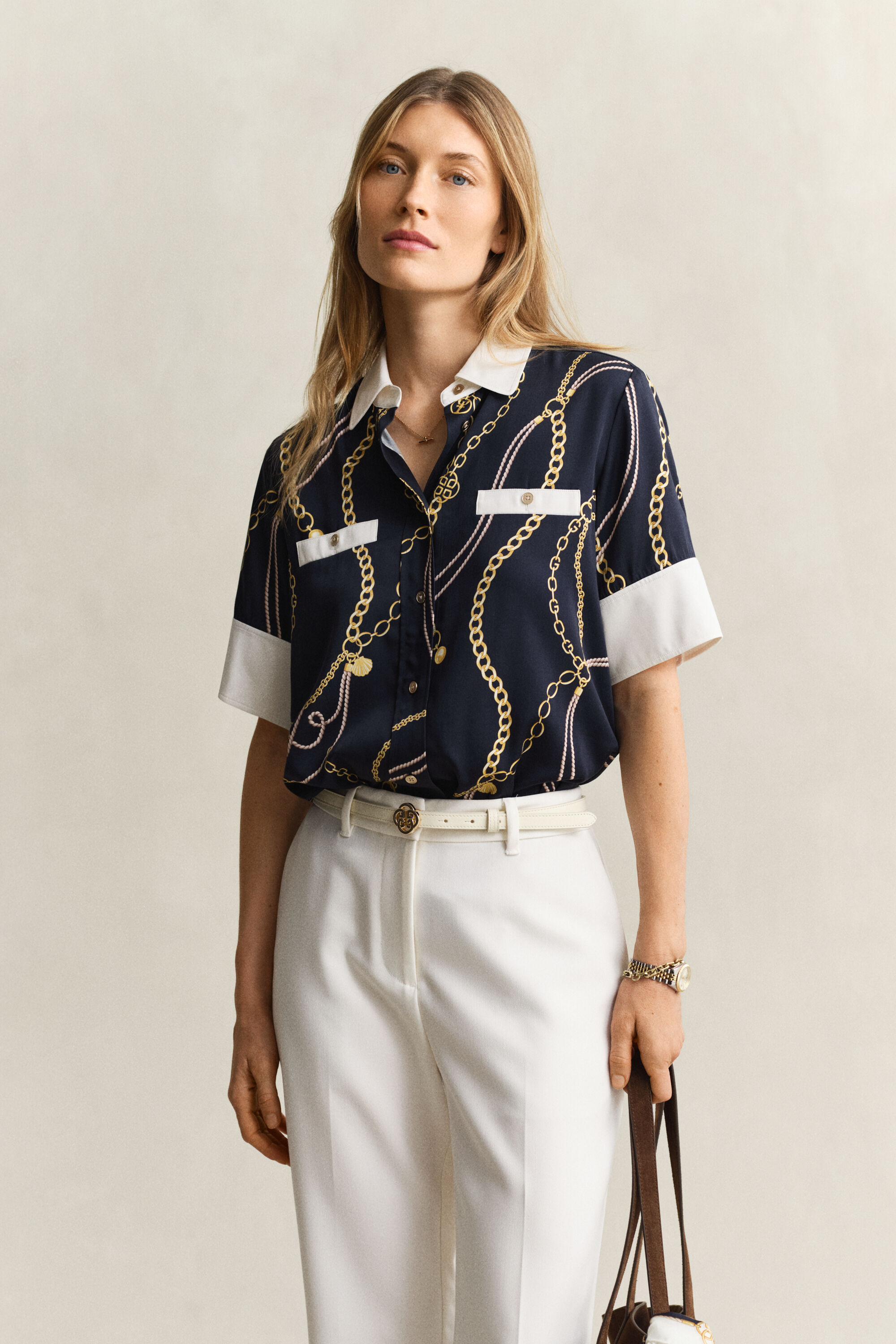 Blusa con diseño en contraste