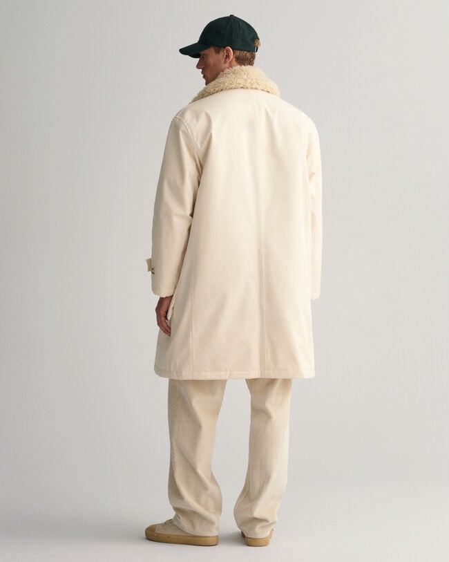 Abrigo funcional y grueso de invierno