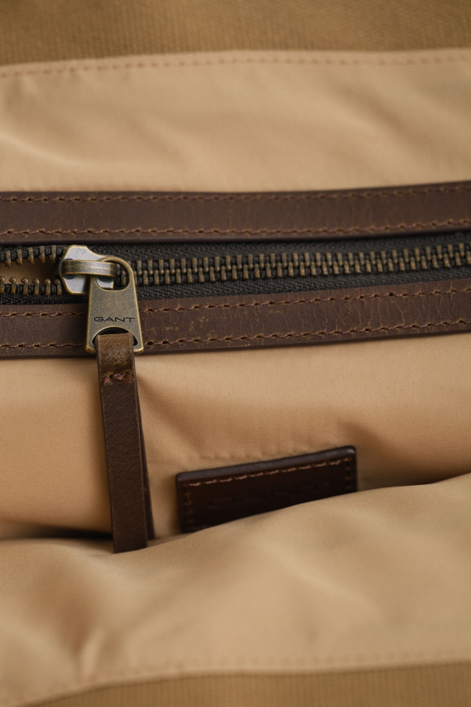 Bolso tote contemporáneo