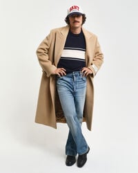 Abrigo de lana con doble botonadura