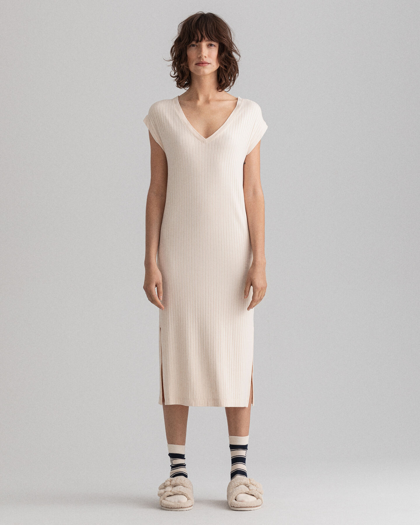 Vestido de punto con aberturas Detail