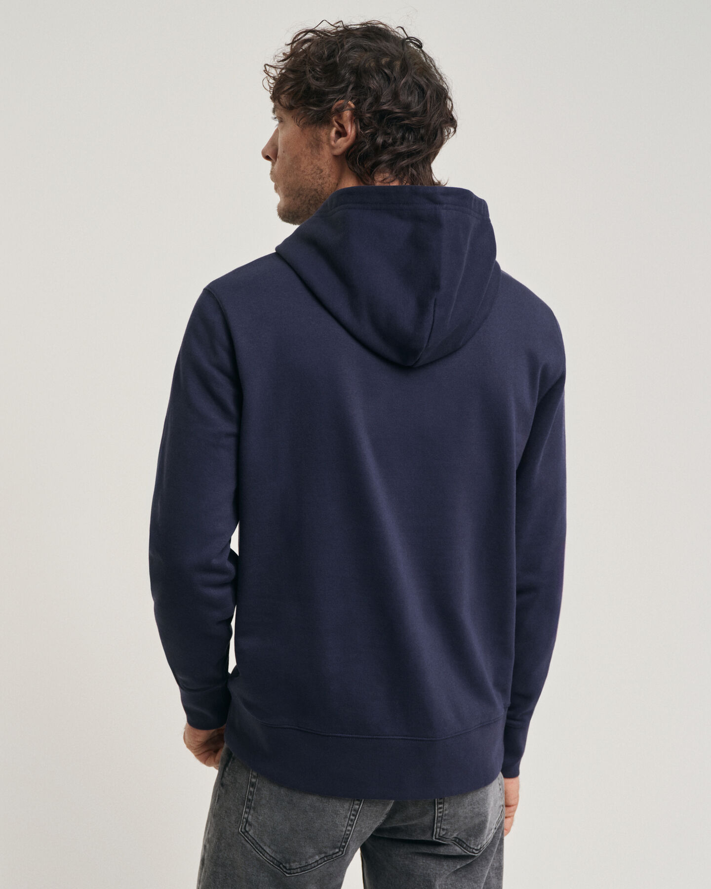 Sudadera con capucha Seasonal Essential con bordado Archive Shield