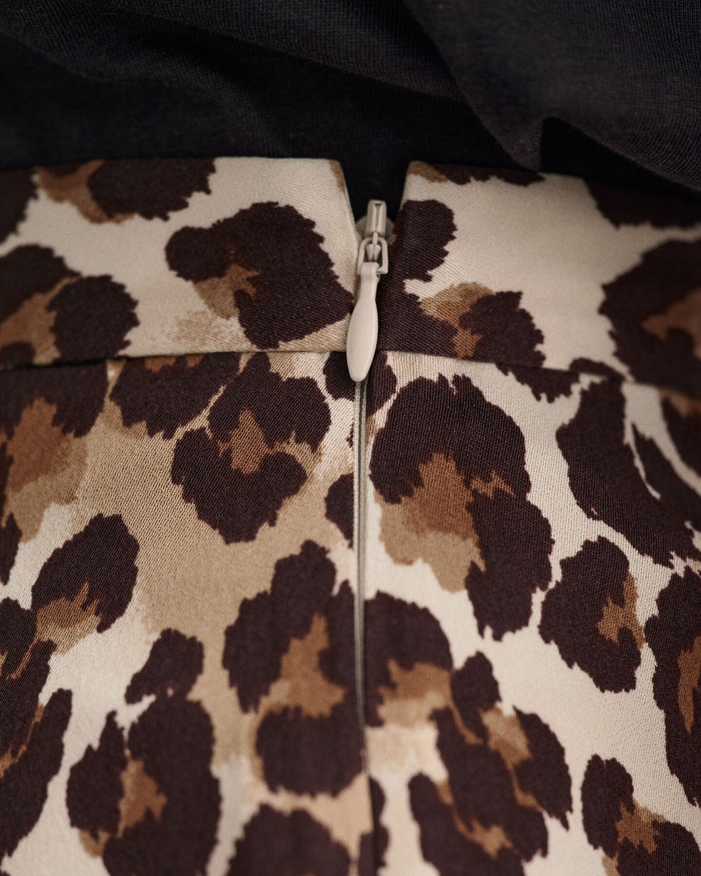 Falda con estampado de leopardo