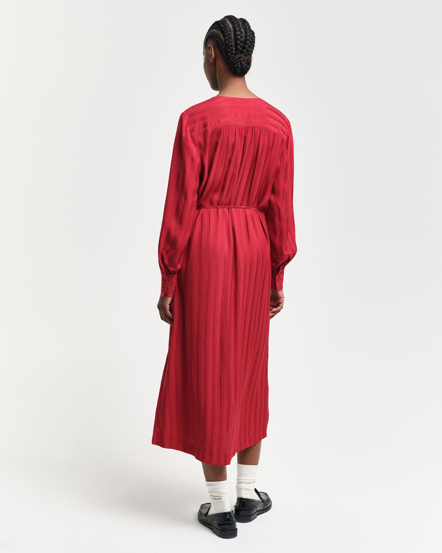 Vestido camisero de sat&eacute;n a rayas