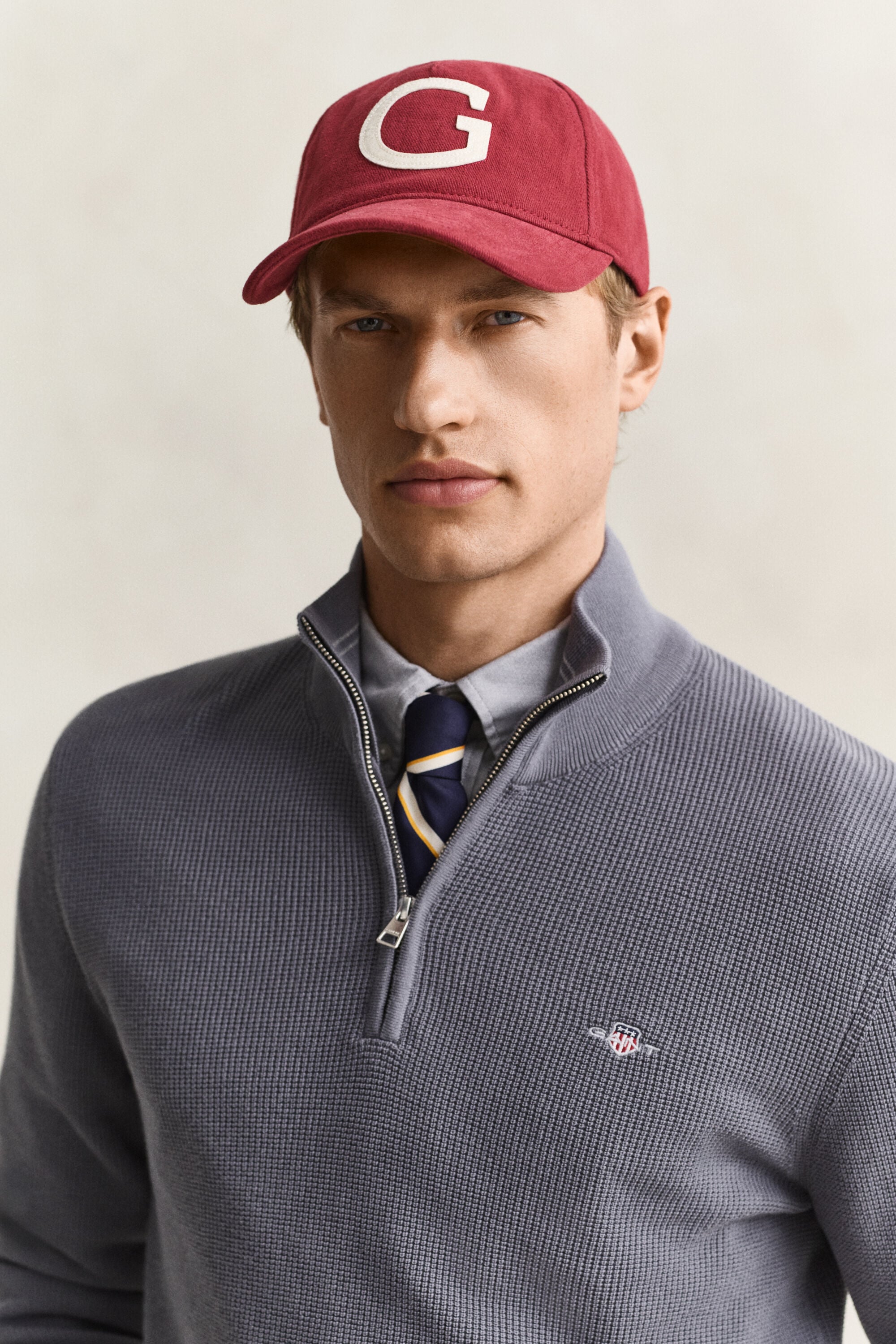 Gorra de molesquín con insignia G