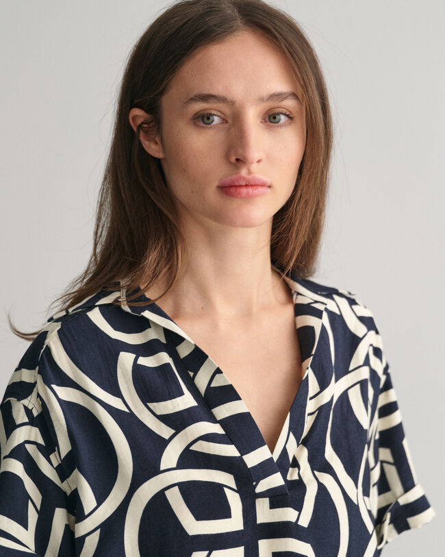 Camisa Relaxed Fit Popover de manga corta con estampado Monogram