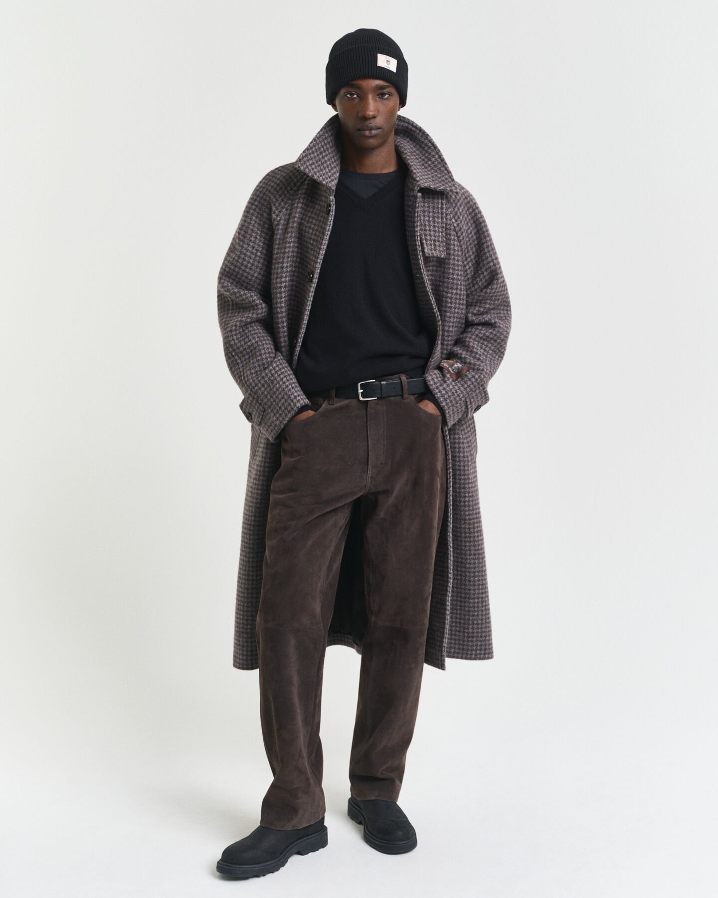 Jersey de cuello de pico en lana de oveja muy fina