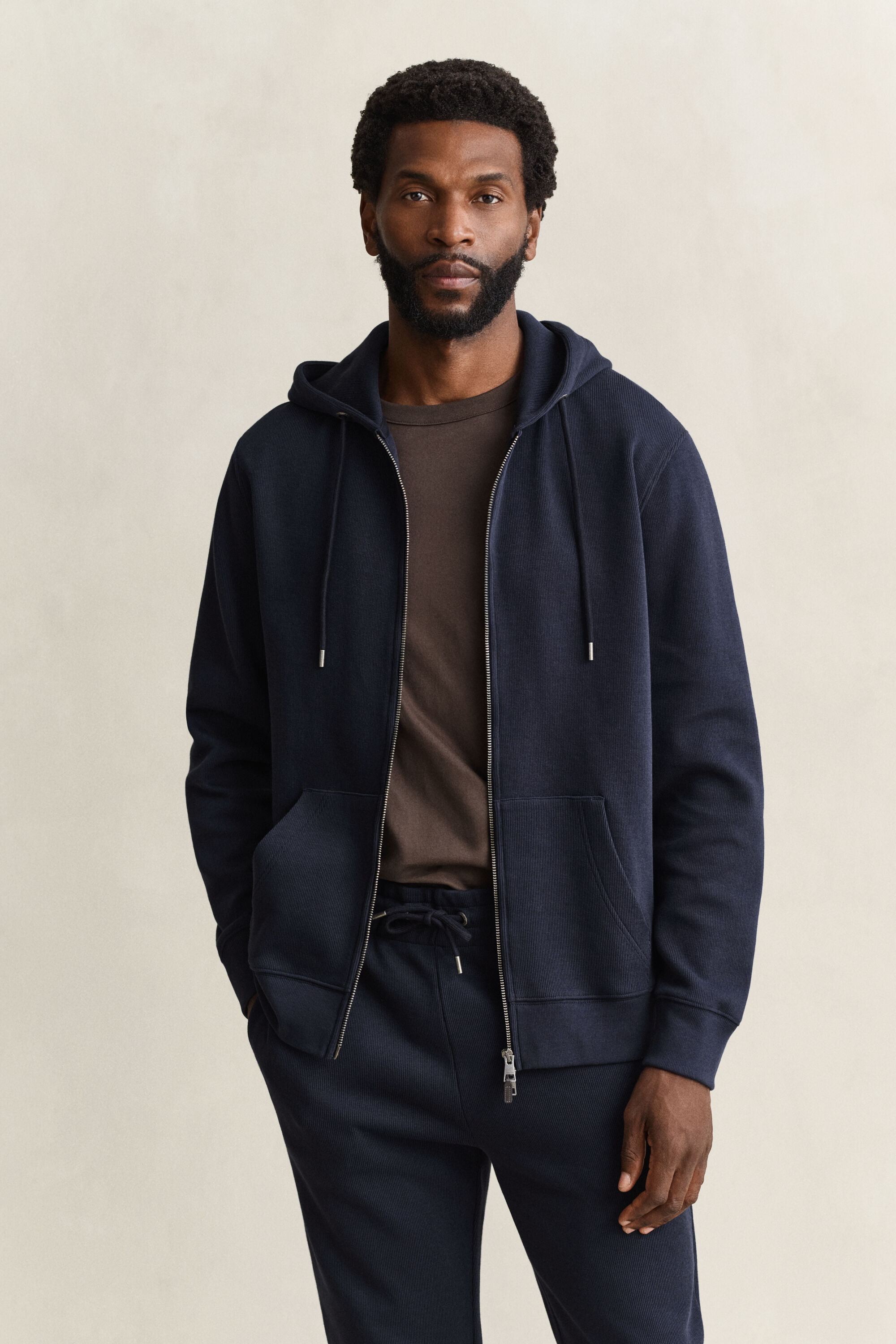 Sudadera con capucha y cremallera