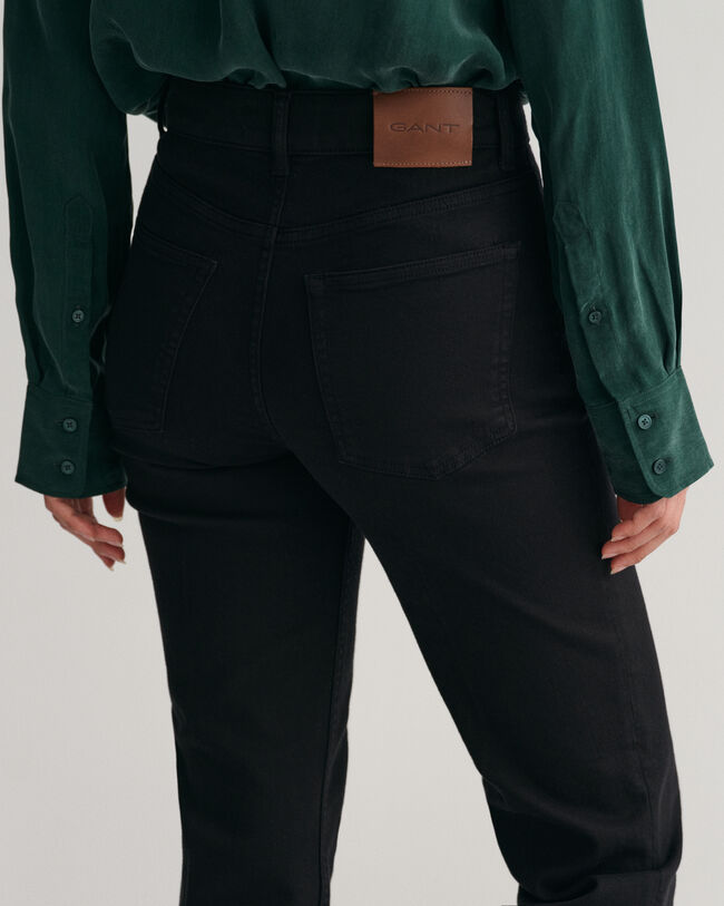 Vaqueros acampanados de color