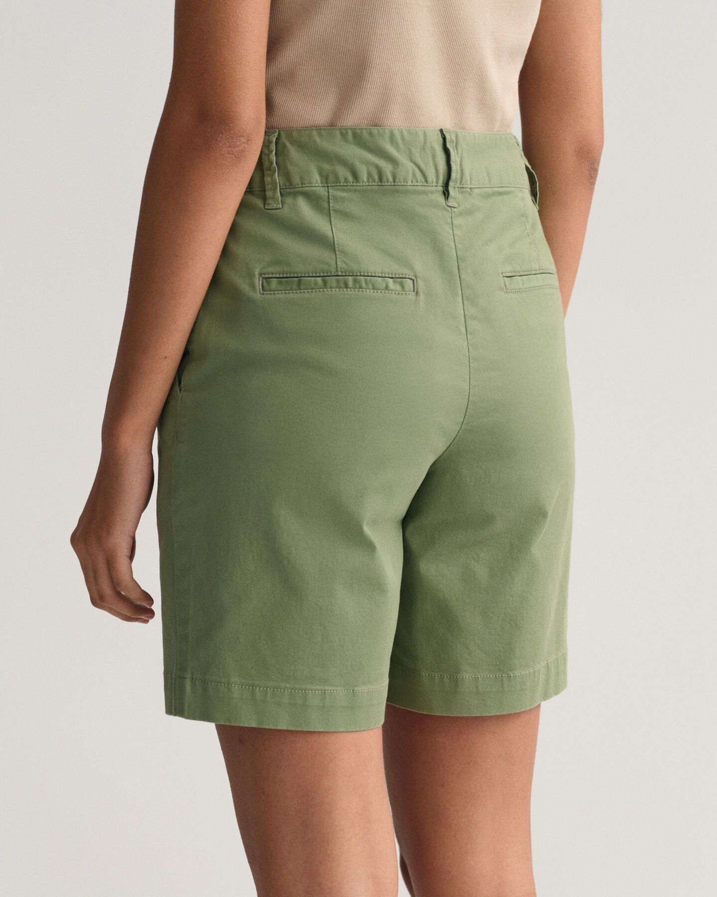 Pantalones chinos cortos