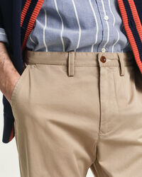 Pantalones chinos Regular Fit de sarga