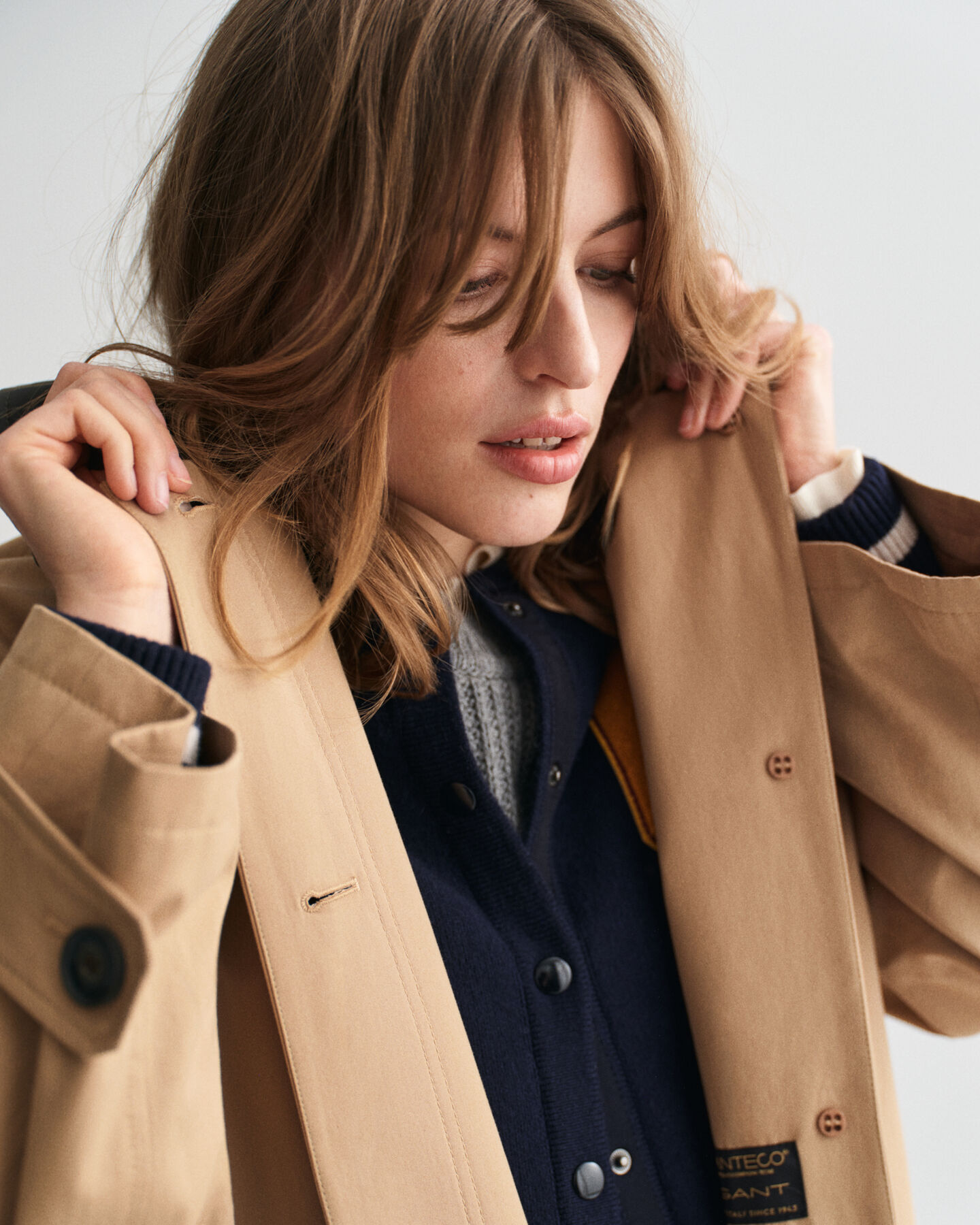 Gabán con cuello de piel