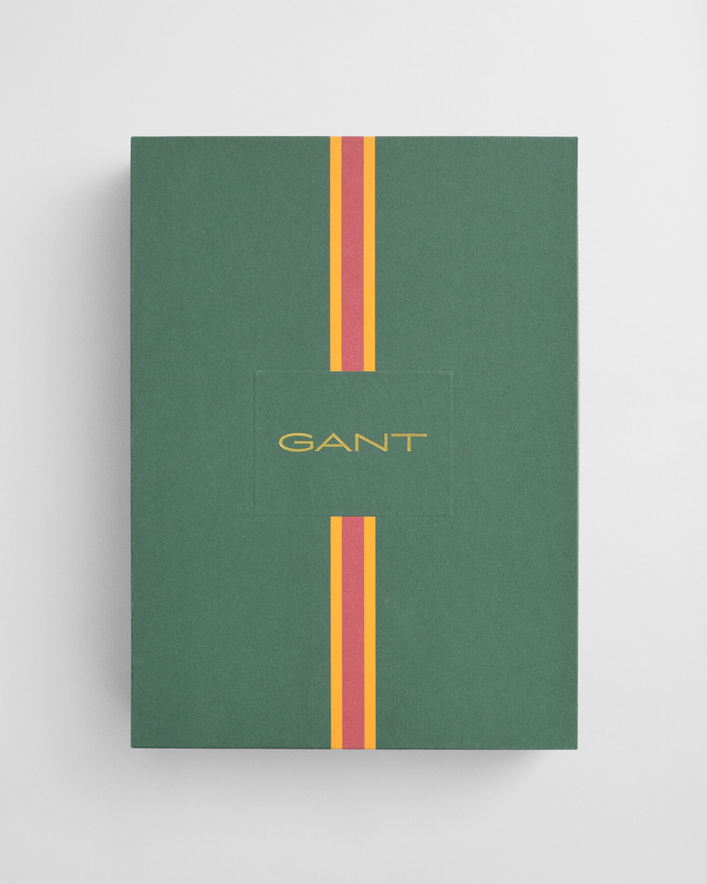 Caja de regalo con pijama de franela a cuadros