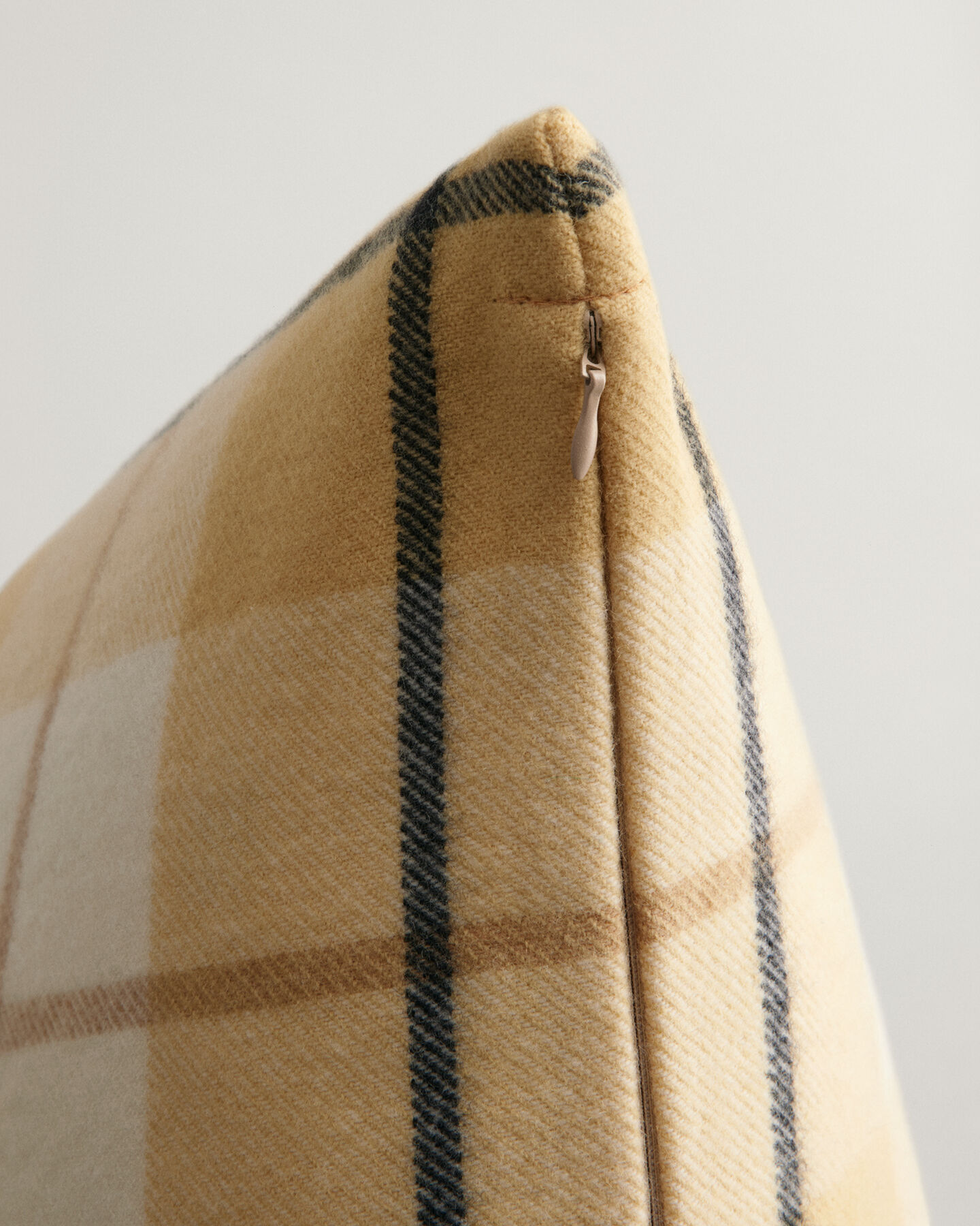 Cojín de lana merino extrafina