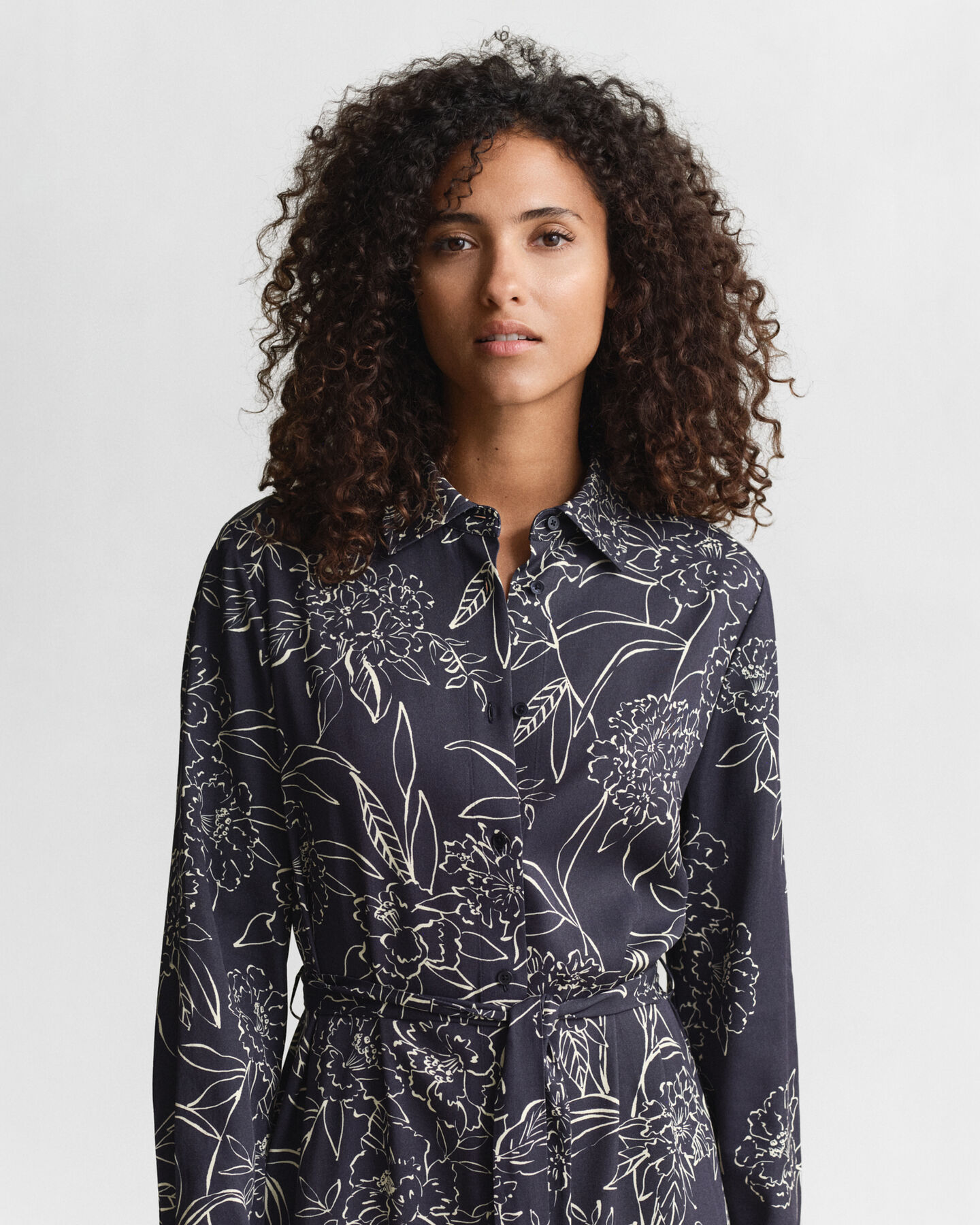 Vestido camisero con estampado floral