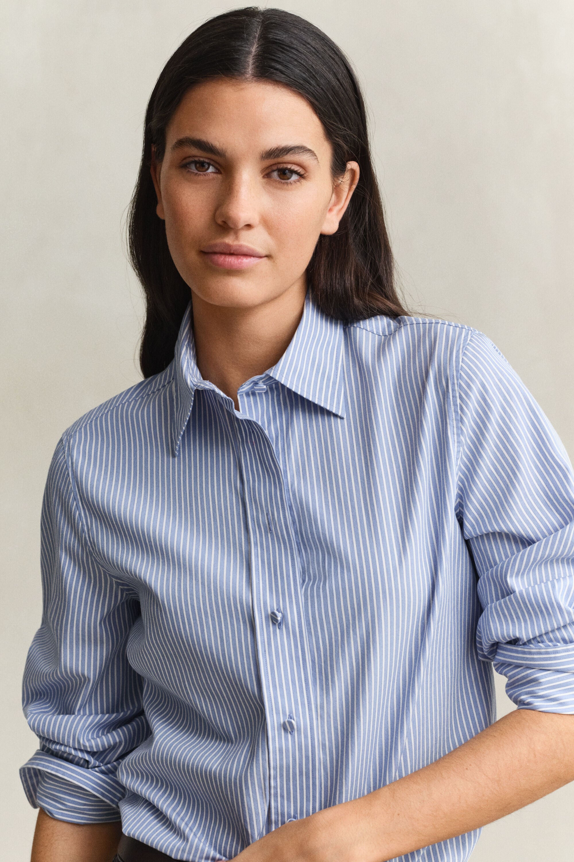 Camisa de rayas con detalle de canesú