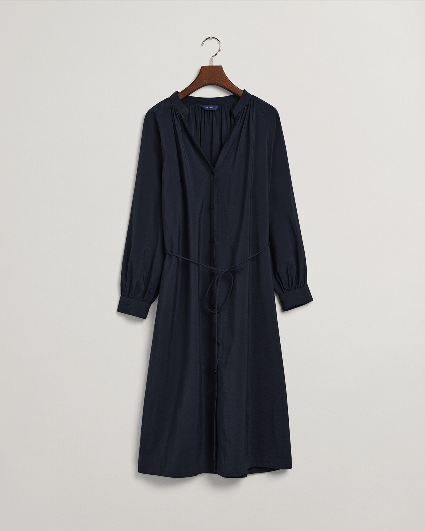 Vestido camisero con cuello recto