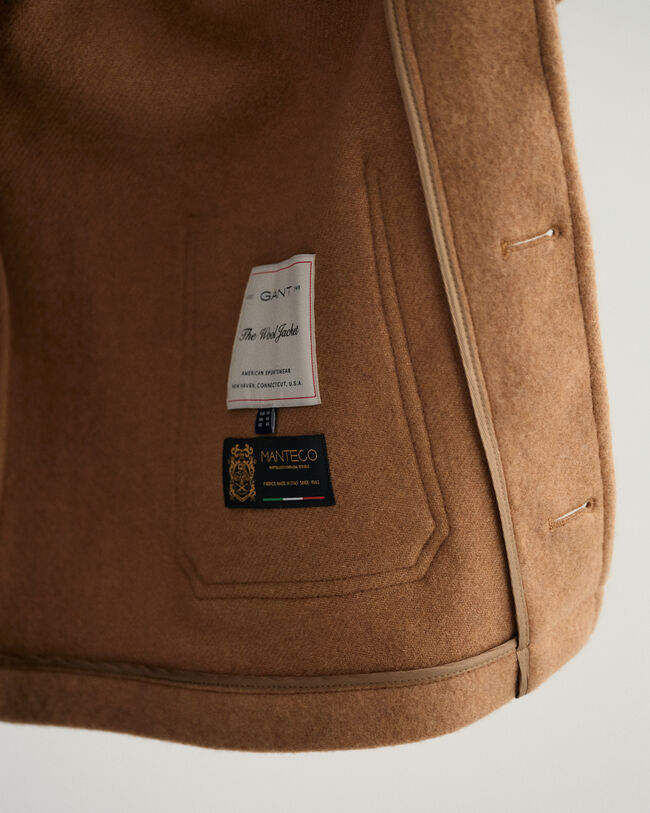 Chaqueta corta de lana