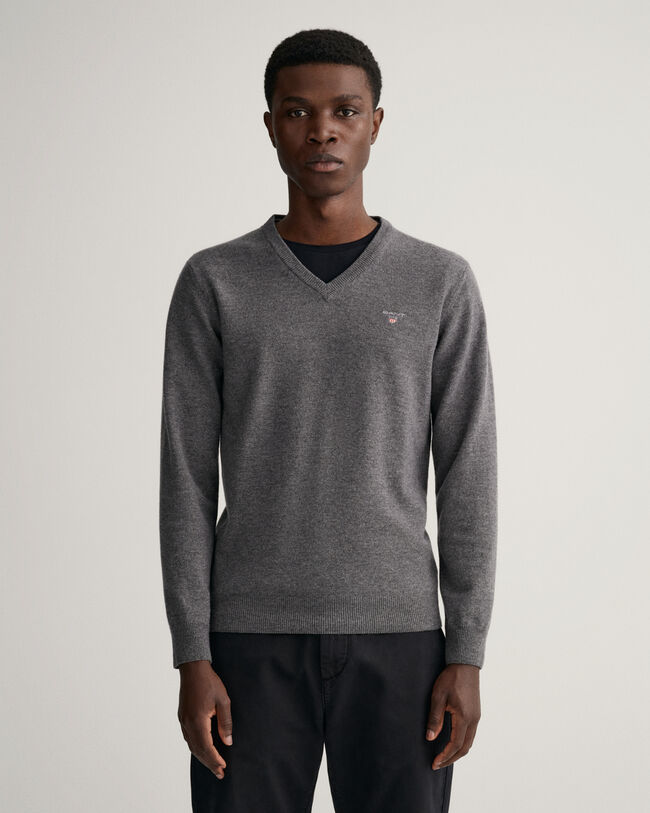 Jersey de cuello de pico en lana de oveja muy fina