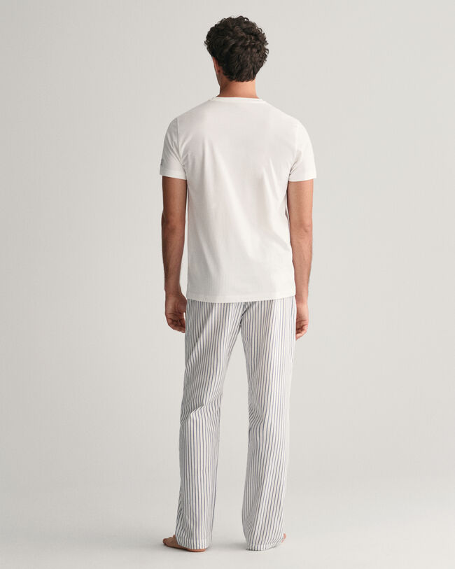 Caja de regalo con camiseta y pantalones de pijama a rayas