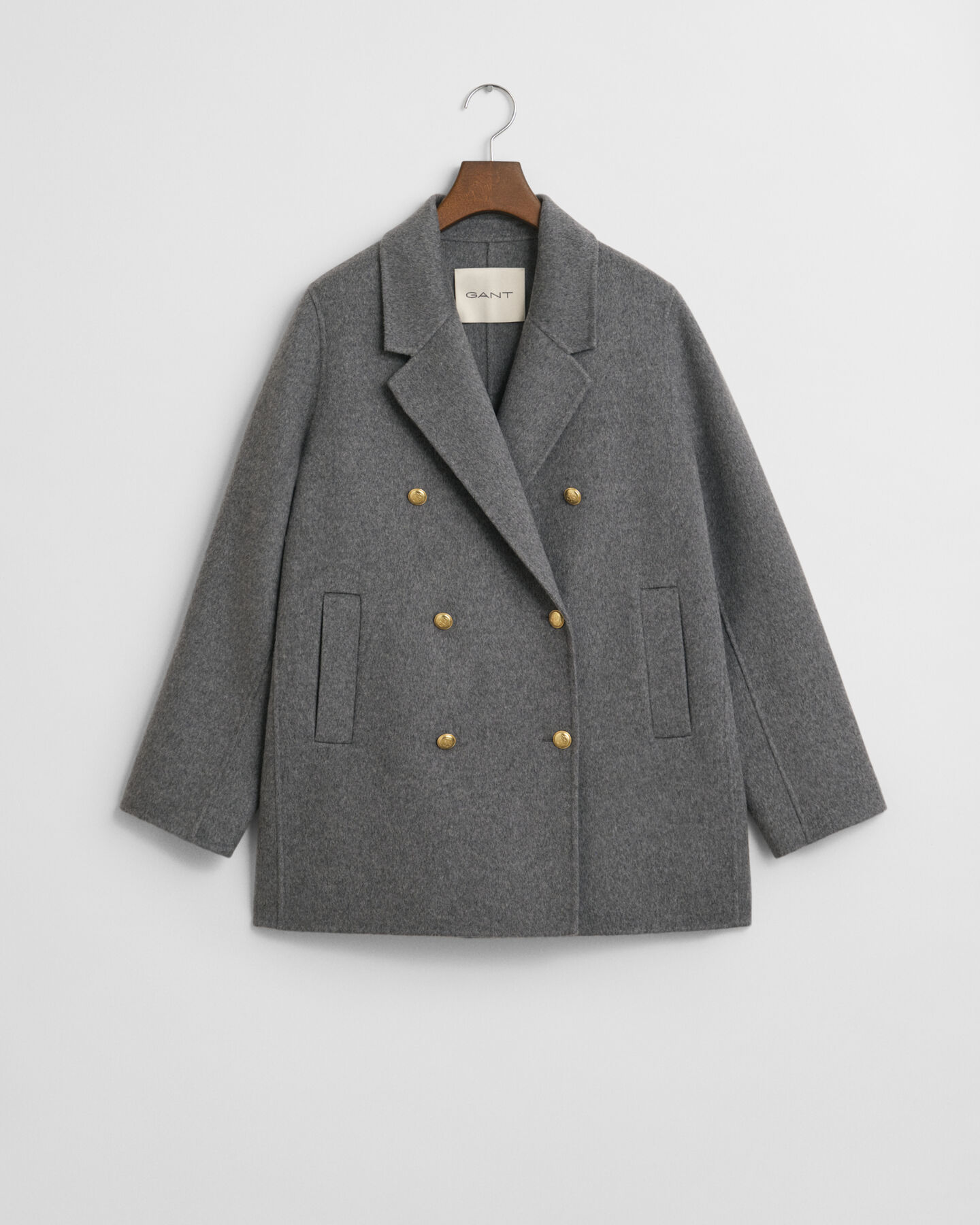 Chaquetón con detalle cosido a mano