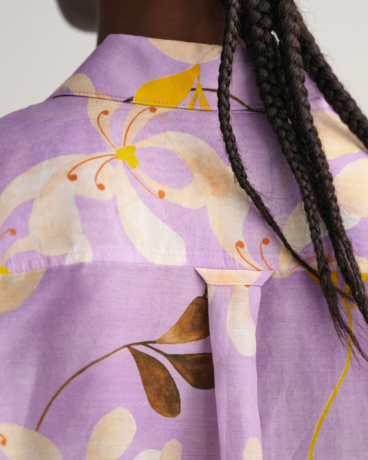 Camisa Regular Fit de seda y algod&oacute;n con estampado de flores