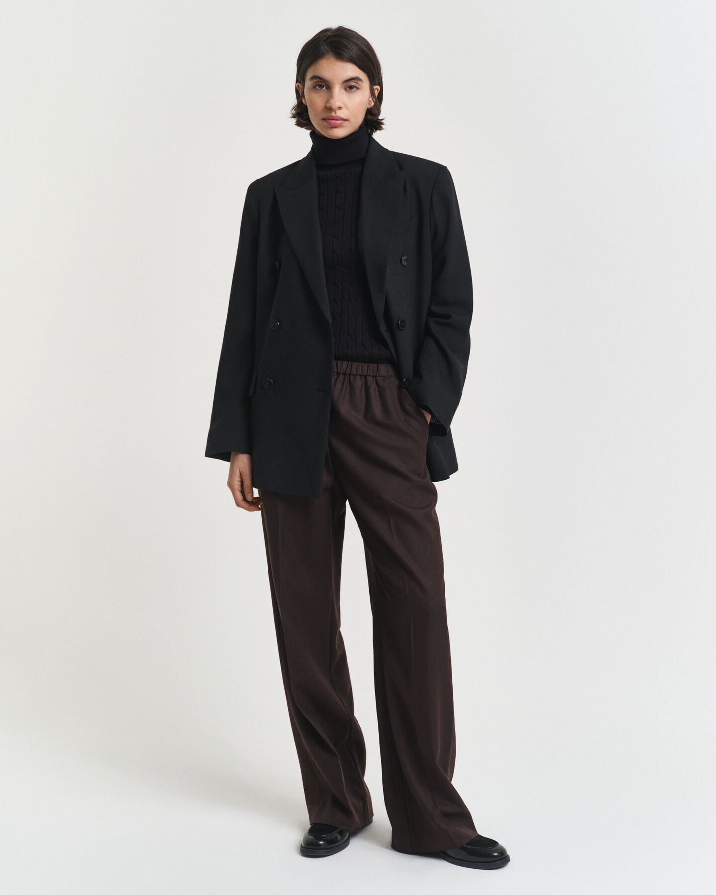 Jersey de punto de ochos en algodón elástico con cuello de cisne