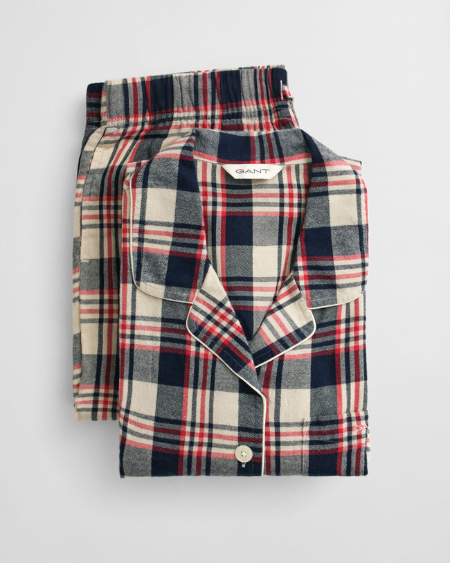 Caja de regalo con pijama de franela