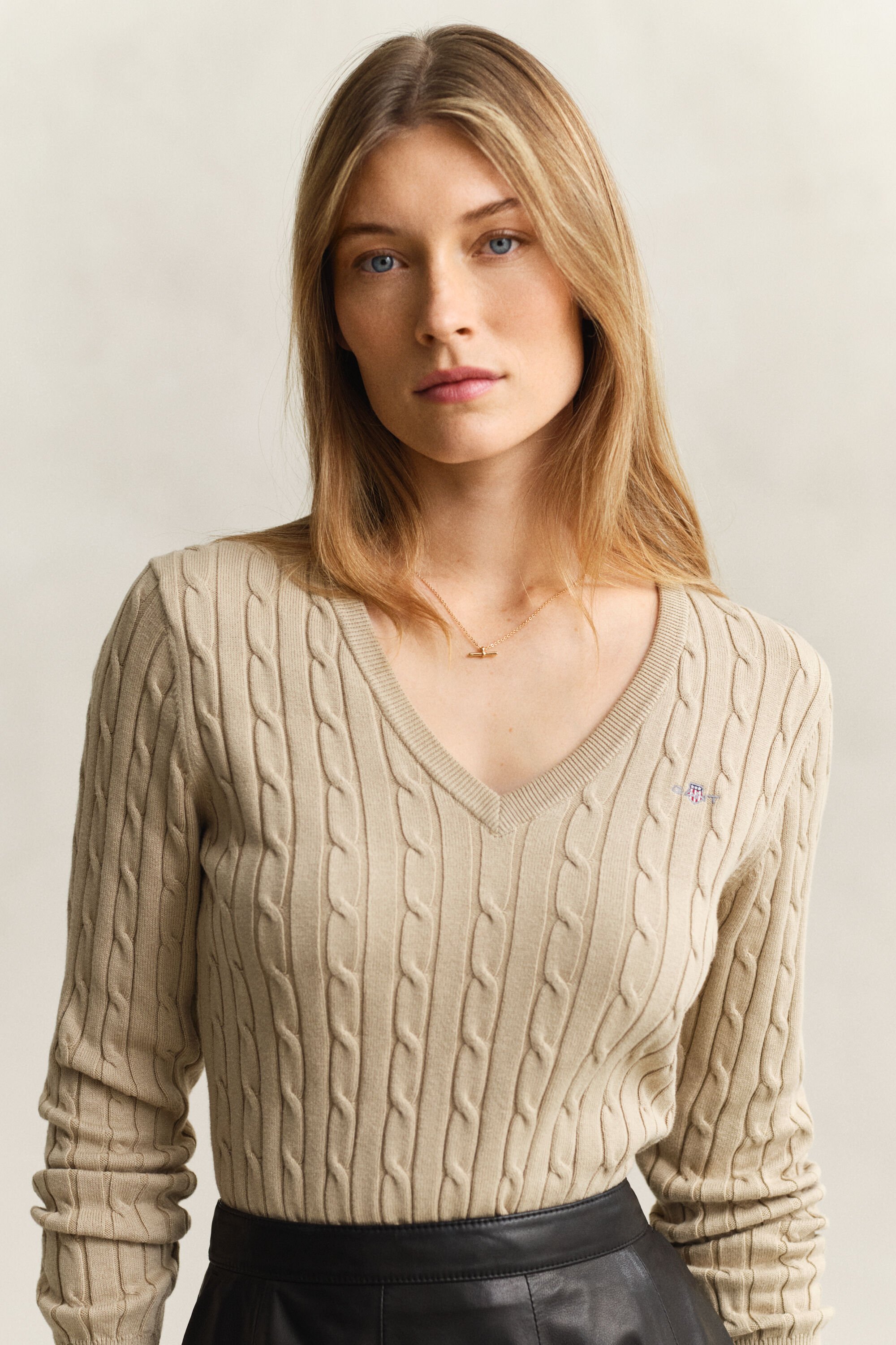 Jersey de cuello de pico en punto de ochos